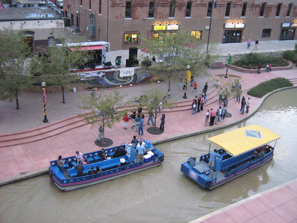 Farmers' Market at the Riverwalk