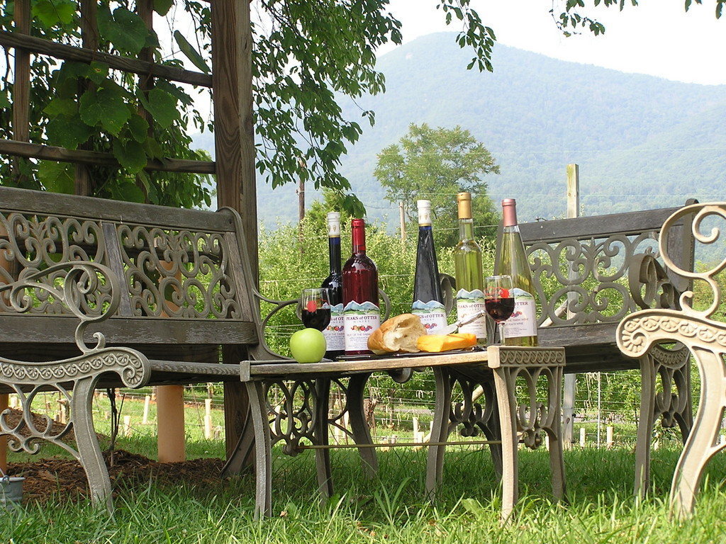 Johnson's Orchards & Winery