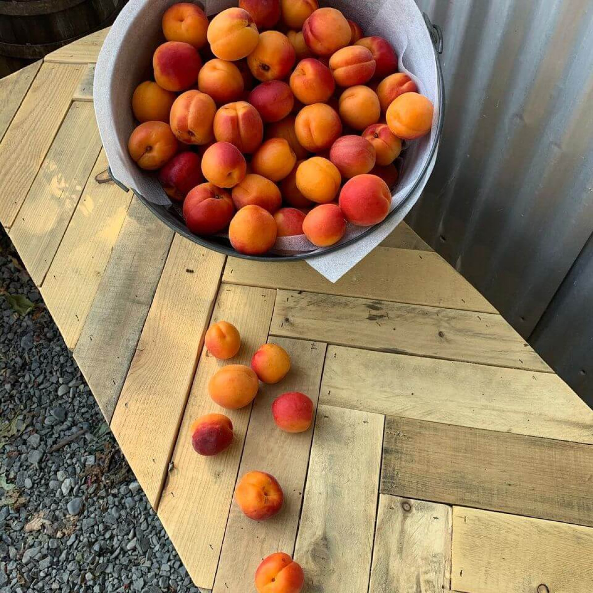 Pearl's Place Fruit Stand