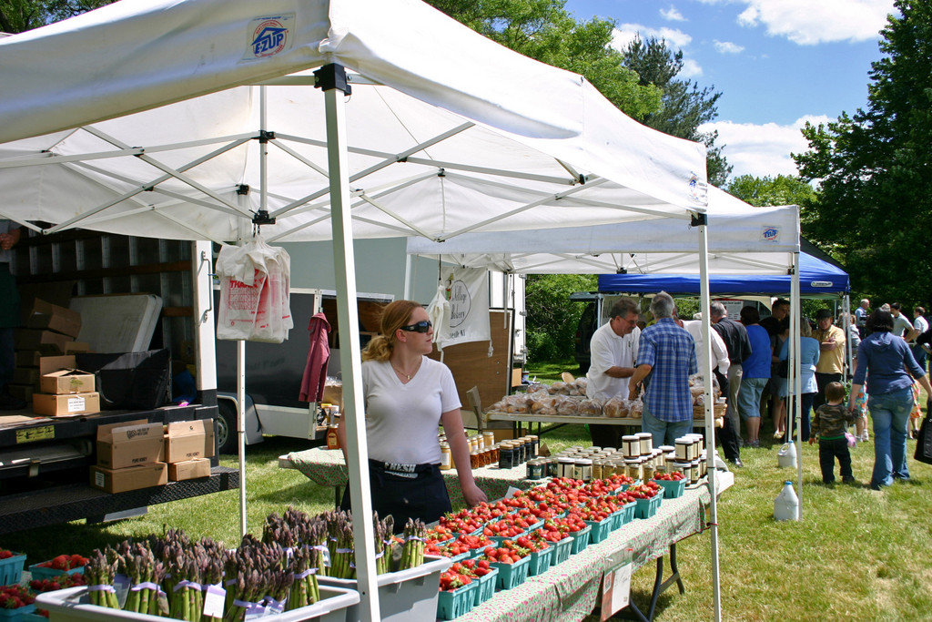 Rutgers Gardens Farmers market